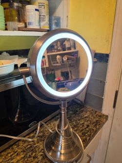 Lighted Magnifying Vanity Mirror – Brushed Nickel