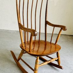 Nichols&Stone Rocking Chair 