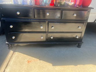 Dresser