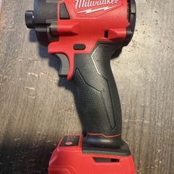 Milwaukee Drill De Impact Para Construcción 