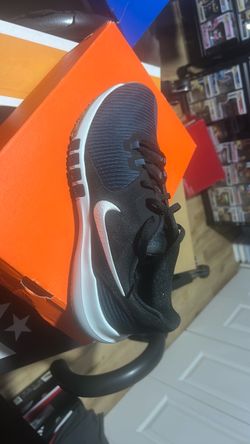 Nike Low-Top  sneaker. Sizev11 men’s