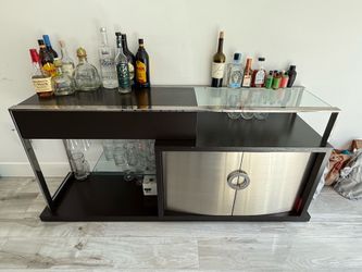 Contemporary bar by elite modern