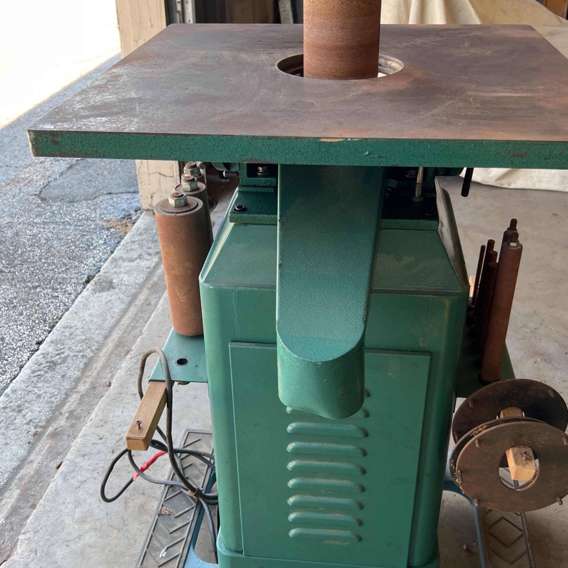 Grizzly oscillating spindle sander for Sale in Oakland Park, FL OfferUp
