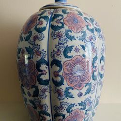 Vintage Chinese Hand Painted Porcelain Ginger Jar Vase With Lid 12” H