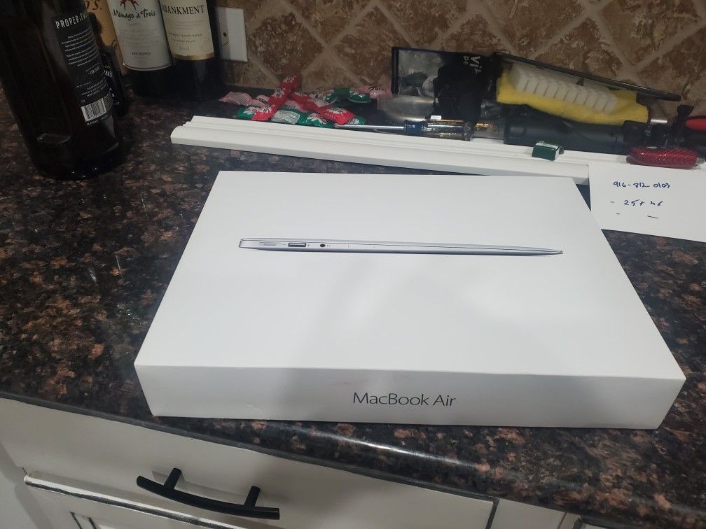 2017 Apple MacBook Air 13"  With All OEM packaging 