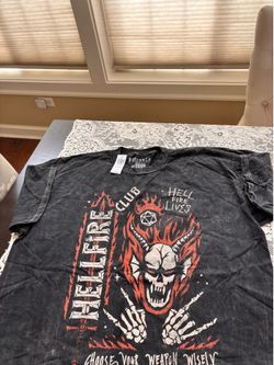 Stranger things box lunch XL T-shirt