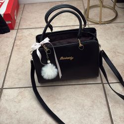 Purse With A lot Of Storage