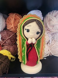 Handmade Crochet Virgen / Echo A Mano