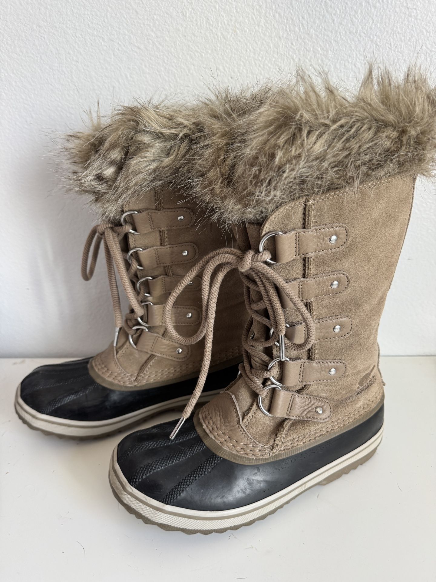 Women’s Sorel Snowboots Size 8