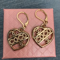CHARM HEART EARRINGS