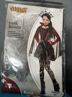 Vampire Dark beauty
