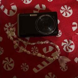 SAMSUNG DUAL SCREEN CAMERA