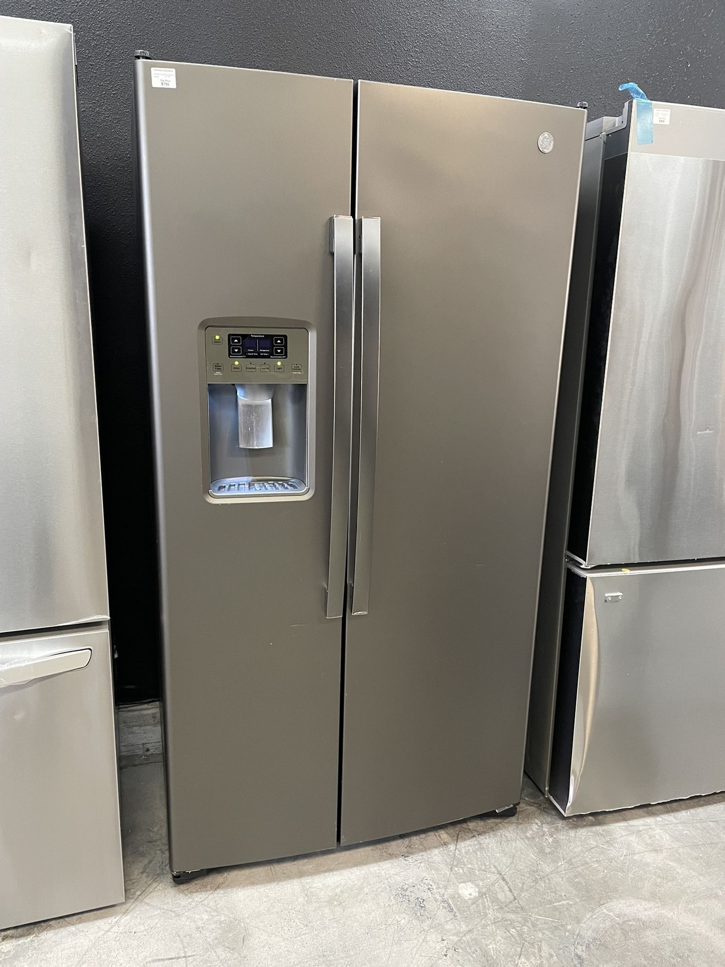 Ge Side By Side / 2 Door Refrigerator In Bronze