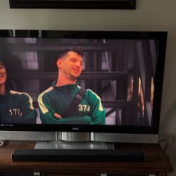 Vizio Tv Flatscreen Works Fine 52”