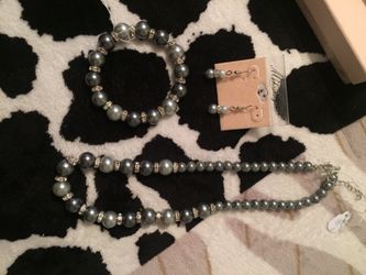 Pearl necklace set three-piece