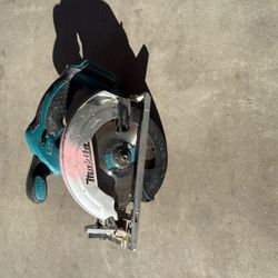 Makita Cordless Saw 