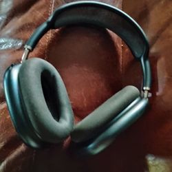 There The New Apple Head Phones