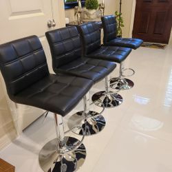 Set Of 4 Black Bar Stools Brand New 