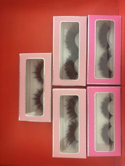 Lashes/Lash clusters