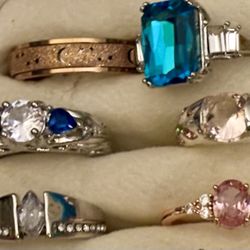 5 COSTUME RINGS SIZE 6 - 8 