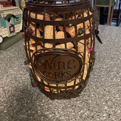 Wine, cork barrel
