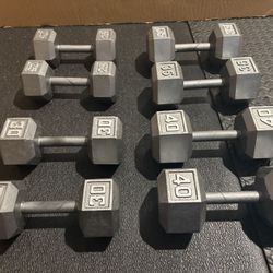 Set of Hex Cast Iron Dumbbells ( heavy) 40#, 35#, 30# and 25 #   In total: 260 pounds.