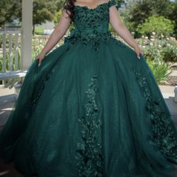 Emerald Green Quinceañera Dress $500