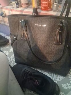 Michael kors tote