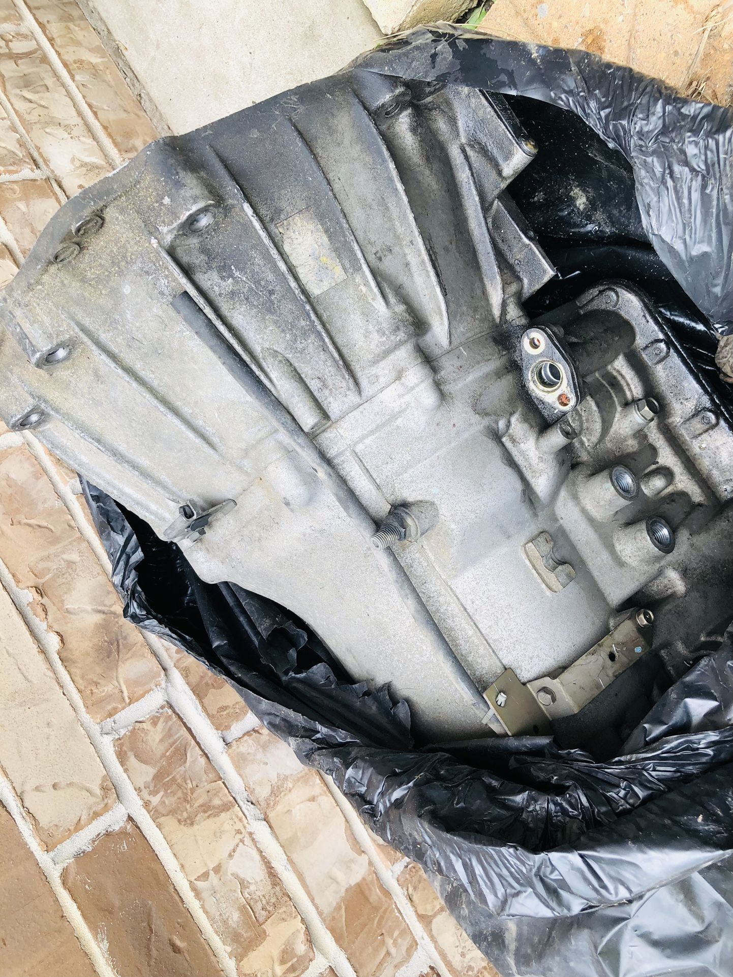 2003-2006 Infiniti G35 Transmisión (for Parts )
