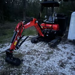 Two Ton Excavator With Kubota D902 Diesel! One Year Parts Warranty! 