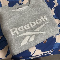 Reebok Pull Over Sweater 