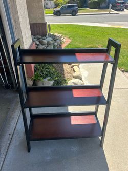 Book shelf, collectable shelf
