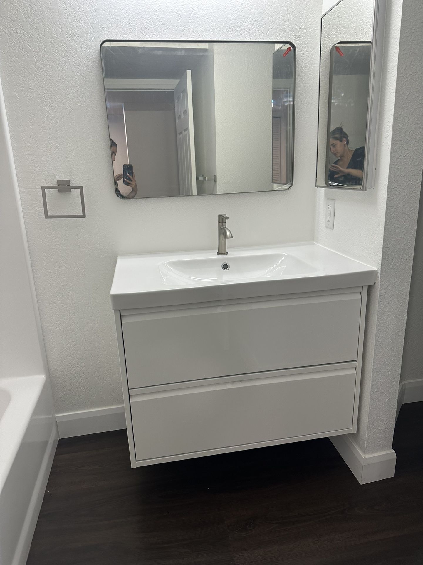 Brand New Free Standing Vanity