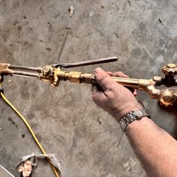 VICTOR TORCHES 100$ EACH FC 315 AND SOME OTHER BRANDS AND MODELS AS WELL 100$ EACH 