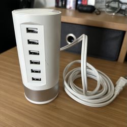 INSIGNIA 6-Port Multi USB