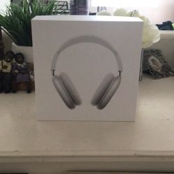 Never Used AirPod Maxs