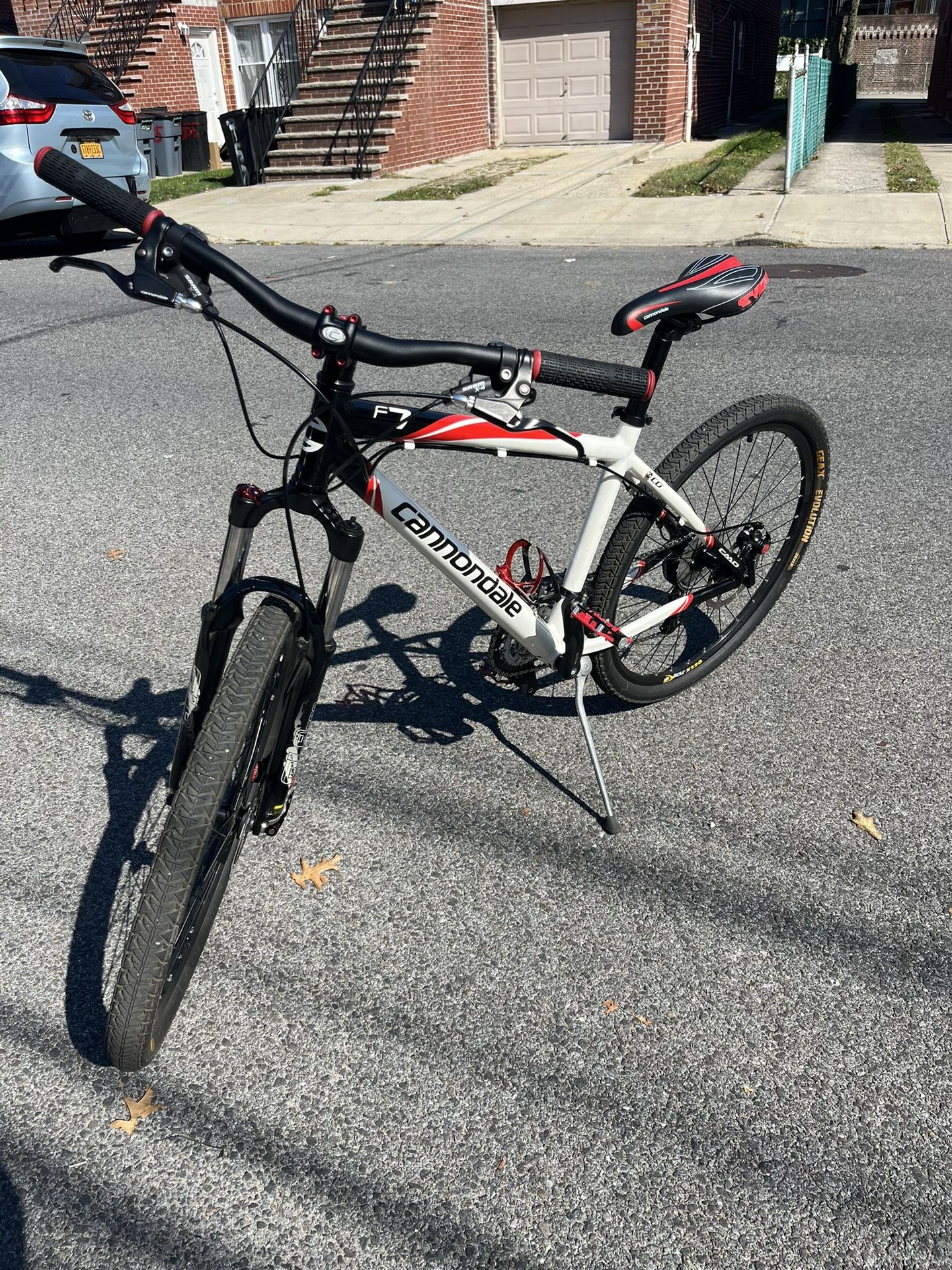 Cannondale F7 Mountain Bike