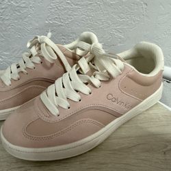 New Woman sneakers Calvin Klein Size 5.5 Macys Value 70