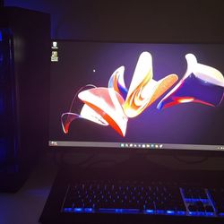 4060 Gaming PC & 2 Gaming monitors 
