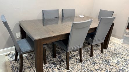 Wooden 6 chair dinning table