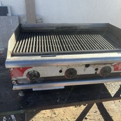 Charbroiler, Asador, Grill. Restaurant Equipment