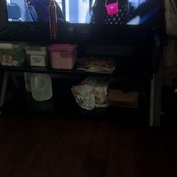 Glass Tv Stand Nothing Wrong With It Pick Up Only