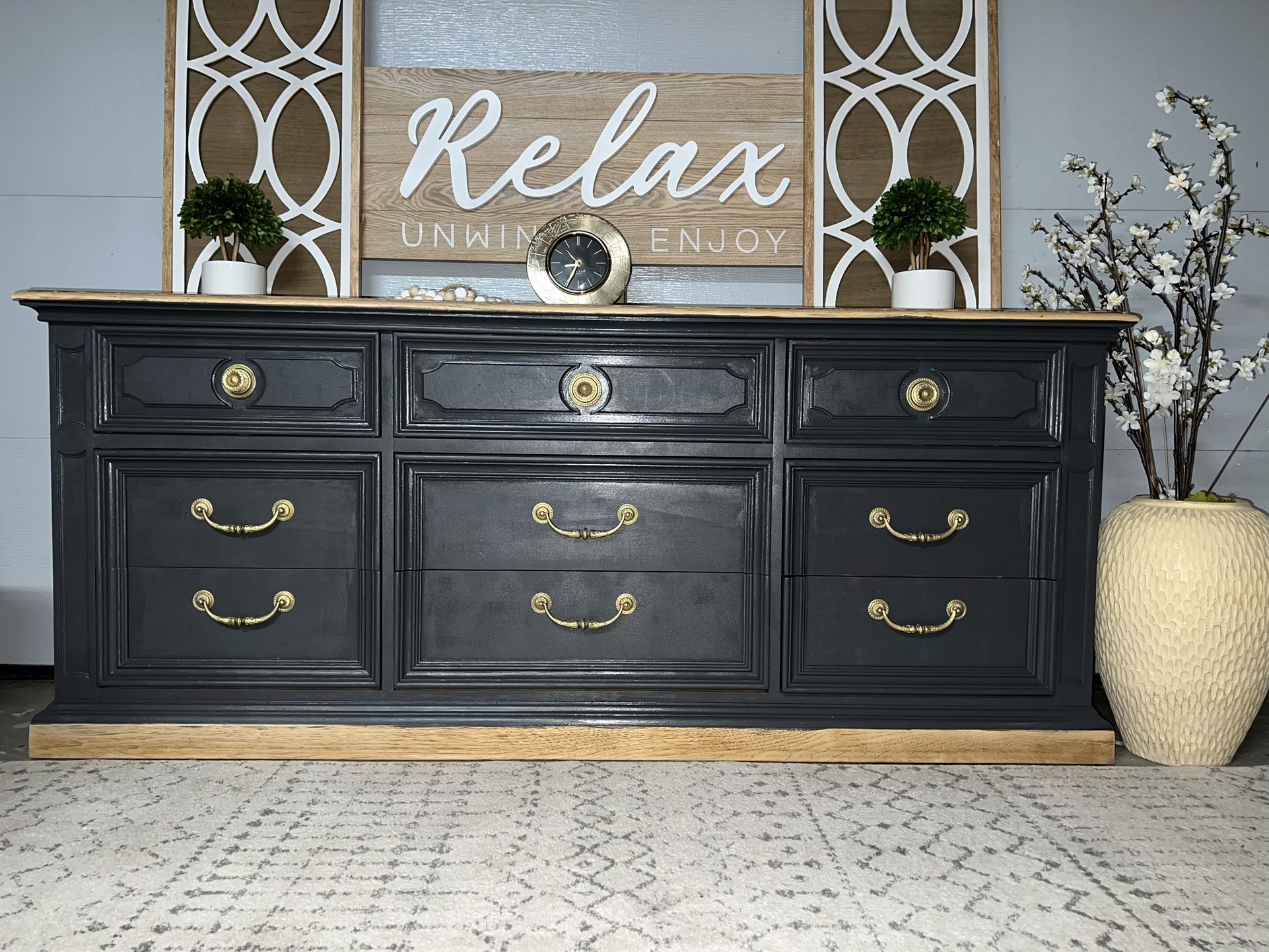  Solid Wood 9 Drawer Dresser 