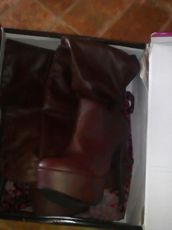 Thigh high Boots size 8 Brand new $20
