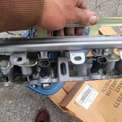 2009 Through 2015 Altima 4 Cylinder Intake Along With Fuel Injection