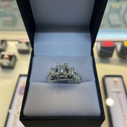 14k White Gold Ring With Diamonds 