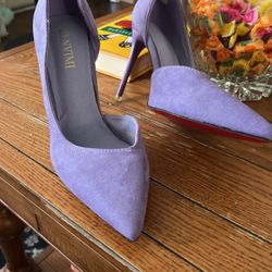 Size 8  High Heel Shoe