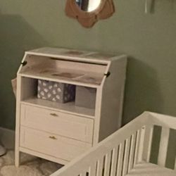 Baby Changing And Storage Table 