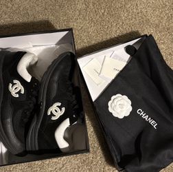 CC Runners Size 8 Women’s 🖤