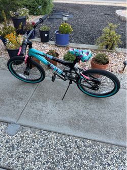 Great😊 mountain bike   22 inch